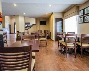 含平日外帶早餐