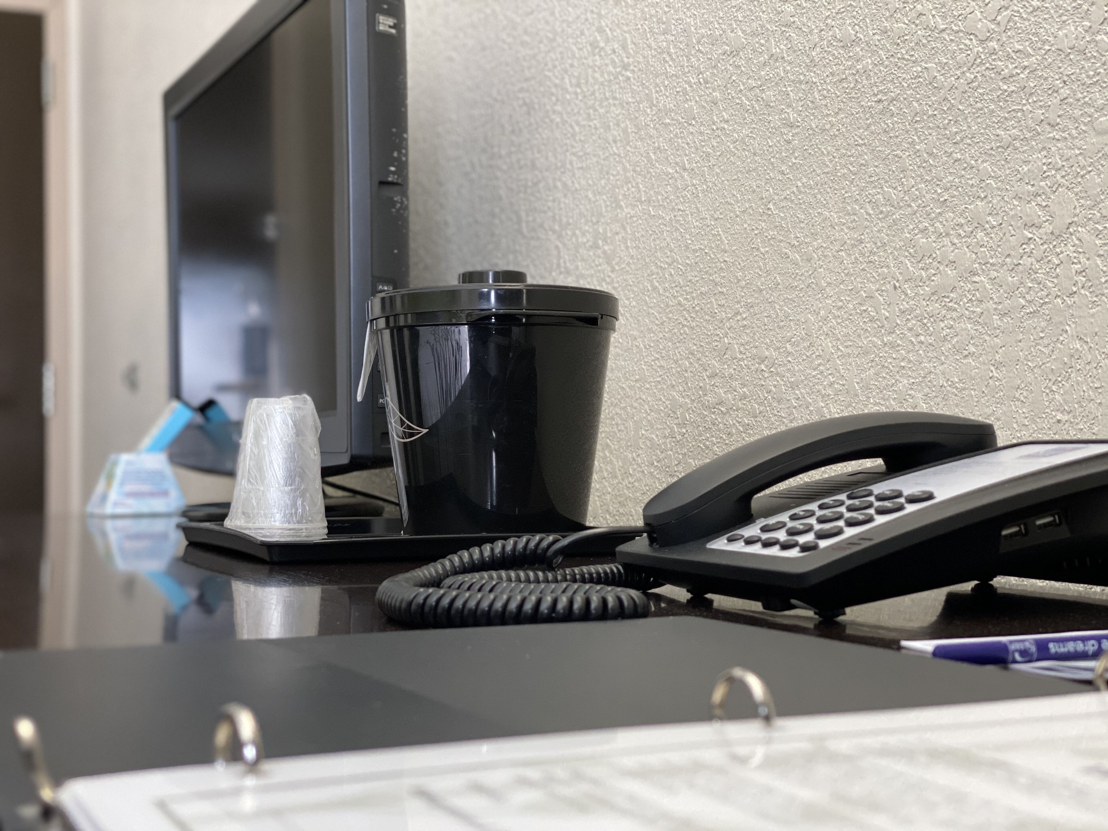 standard room, 1 king bed, non smoking | desk, laptop workspace, iron/ironing board, free wifi