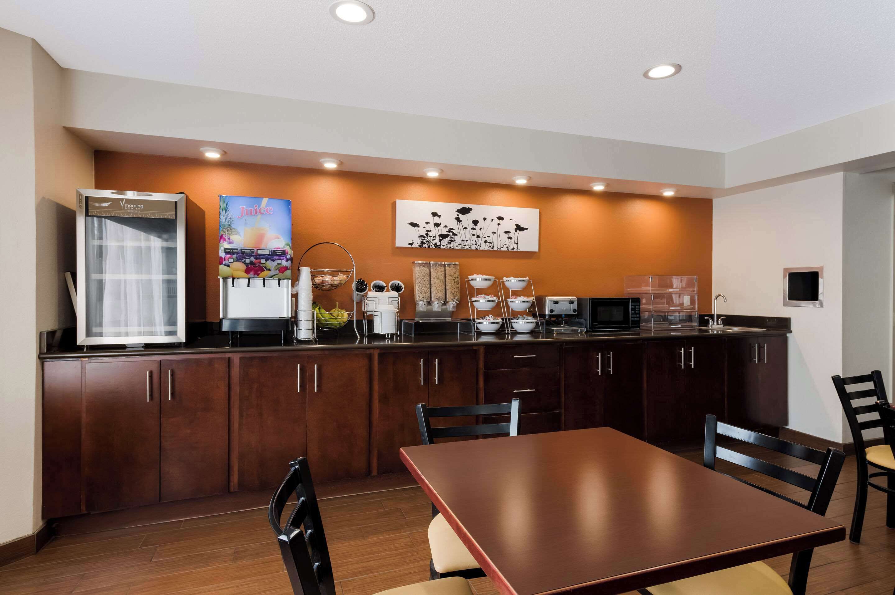 daily full breakfast for a fee