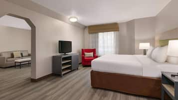 Studio Suite, 1 King Bed, Non Smoking | Desk, iron/ironing board, WiFi (free), bed sheets