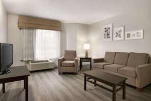 Suite estudio, 2 camas matrimoniales, para no fumadores | Escritorio, tabla de planchar con plancha, wifi gratis y ropa de cama 