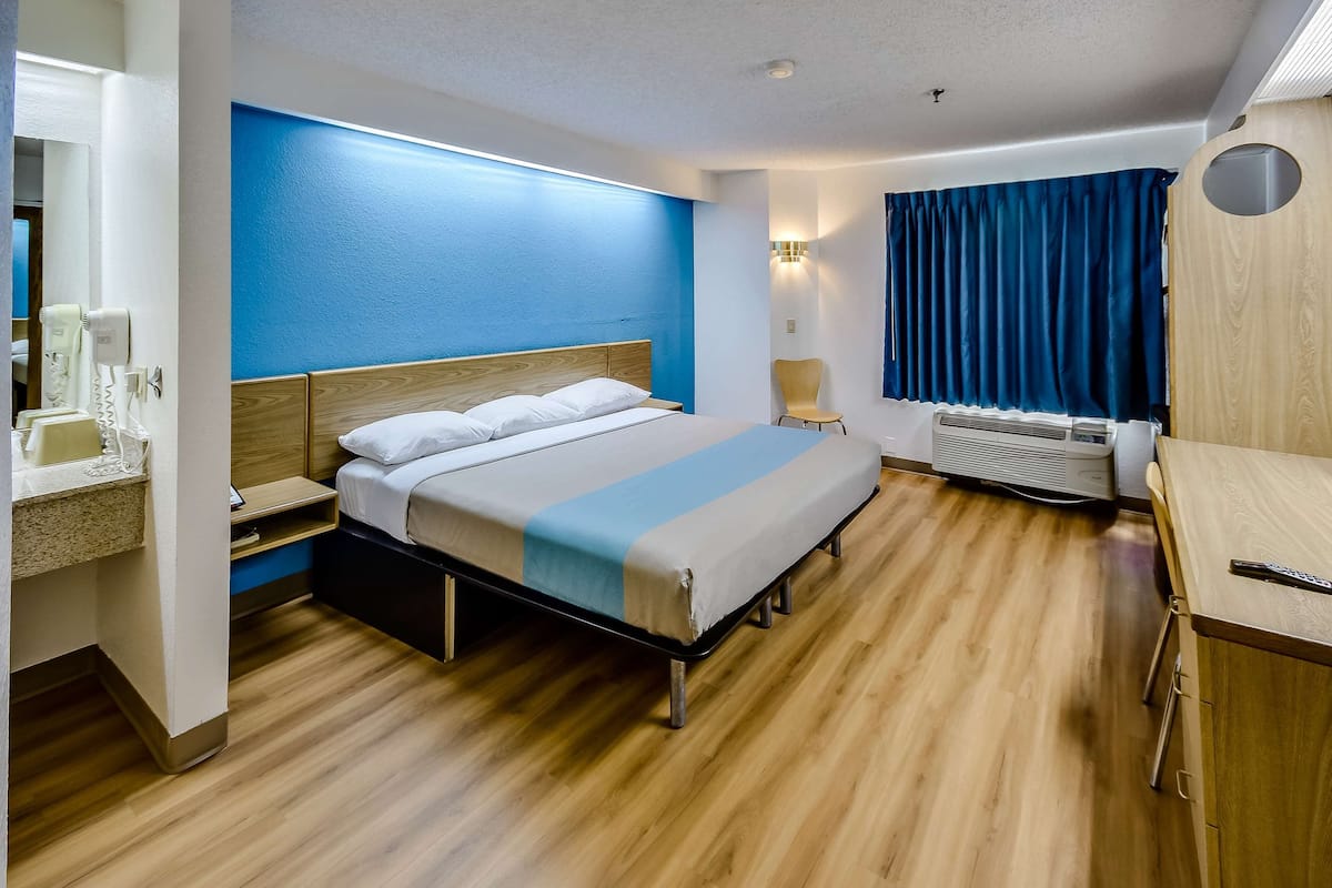 Desk, free WiFi, bed sheets