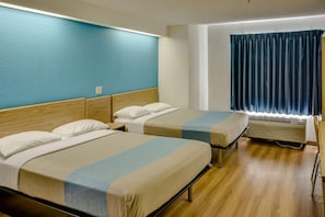 Schreibtisch, kostenloses WLAN, Bettwäsche