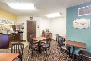 Free daily continental breakfast - Sleep Inn Provo near University (Provo)