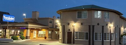 Travelodge by Wyndham Merced Yosemite