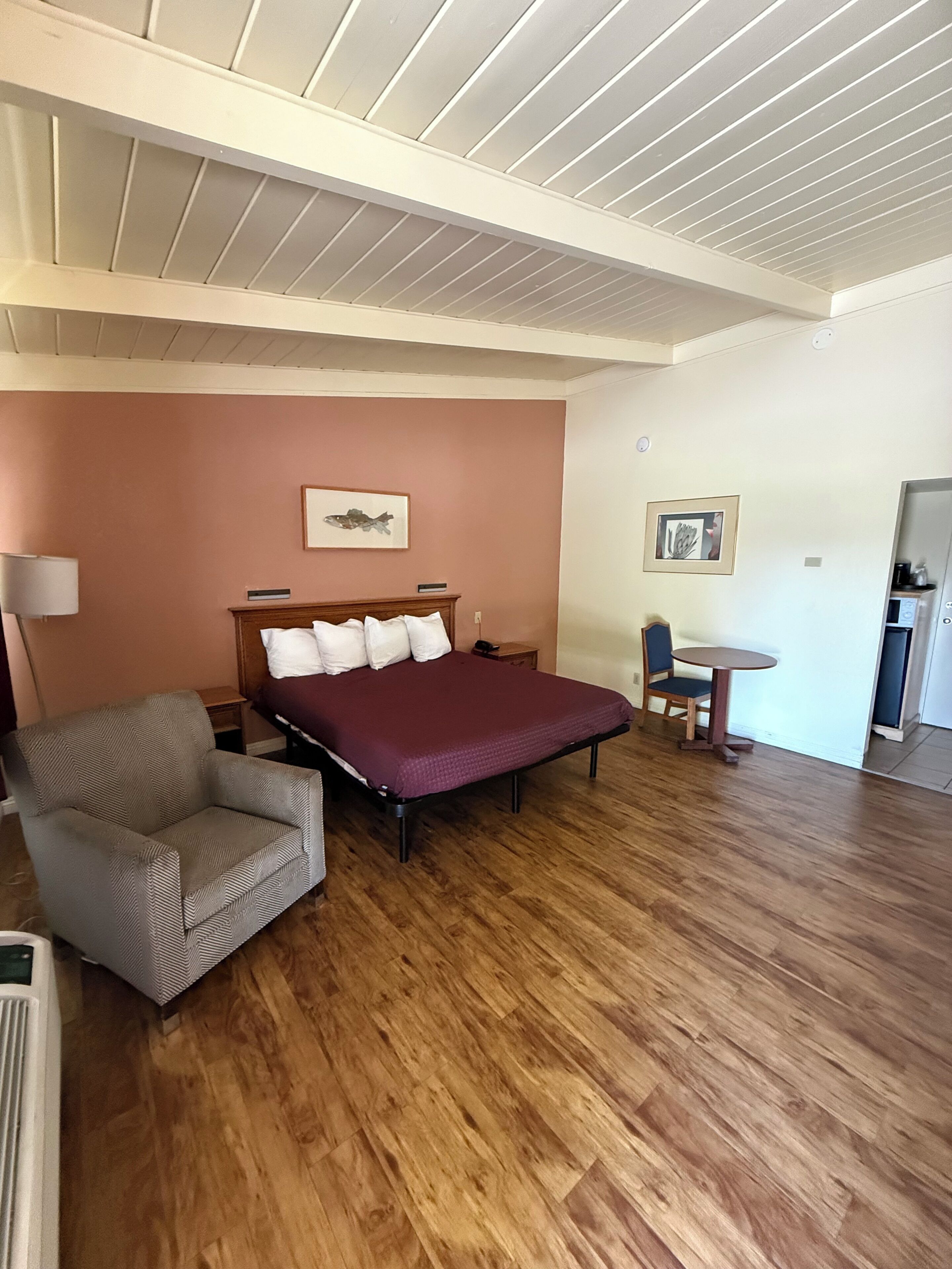 Iron/ironing board, free WiFi, bed sheets, alarm clocks