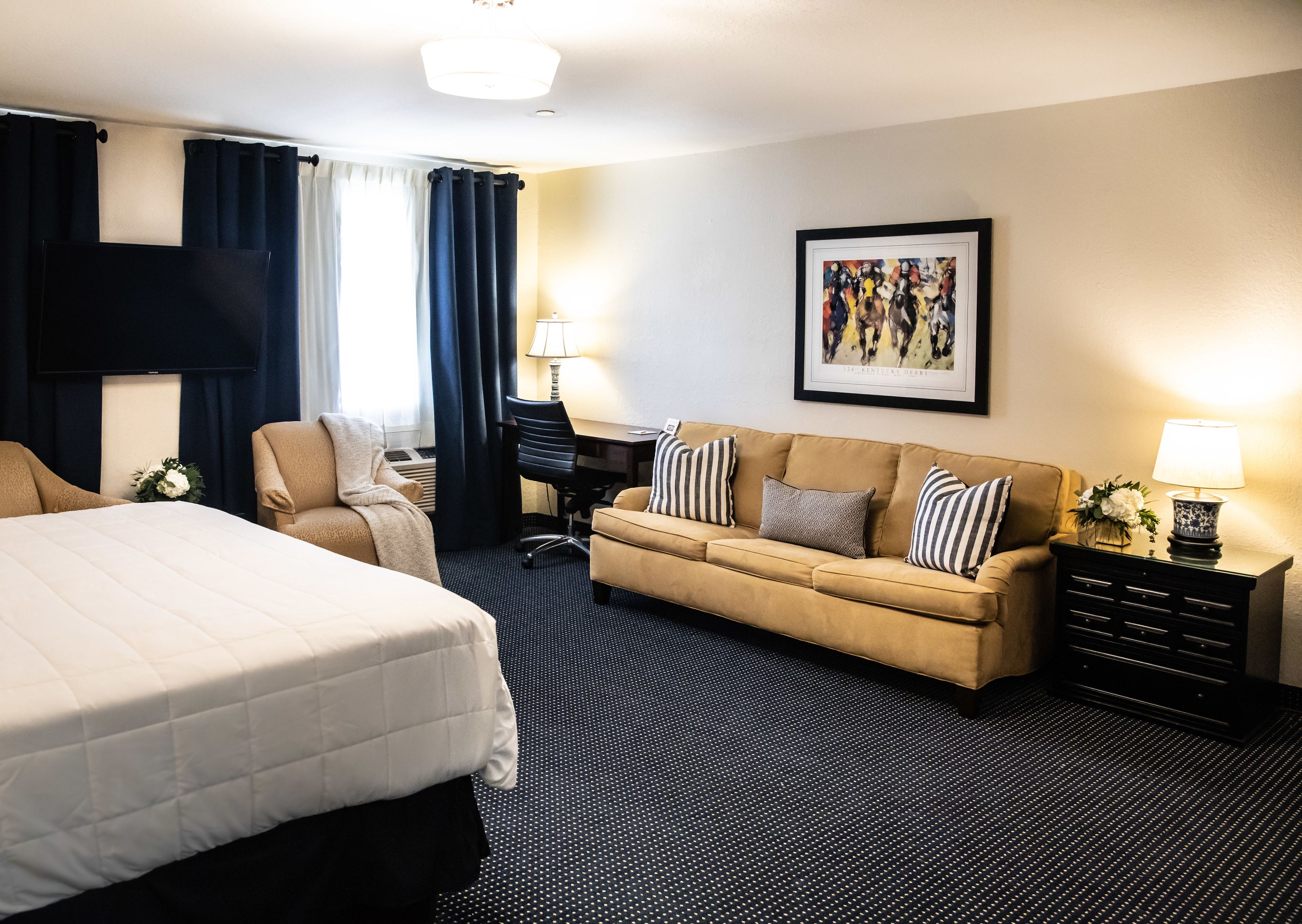 exclusive studio suite | living area | flat-screen tv