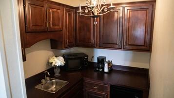 Exclusive Studio Suite | Private kitchen