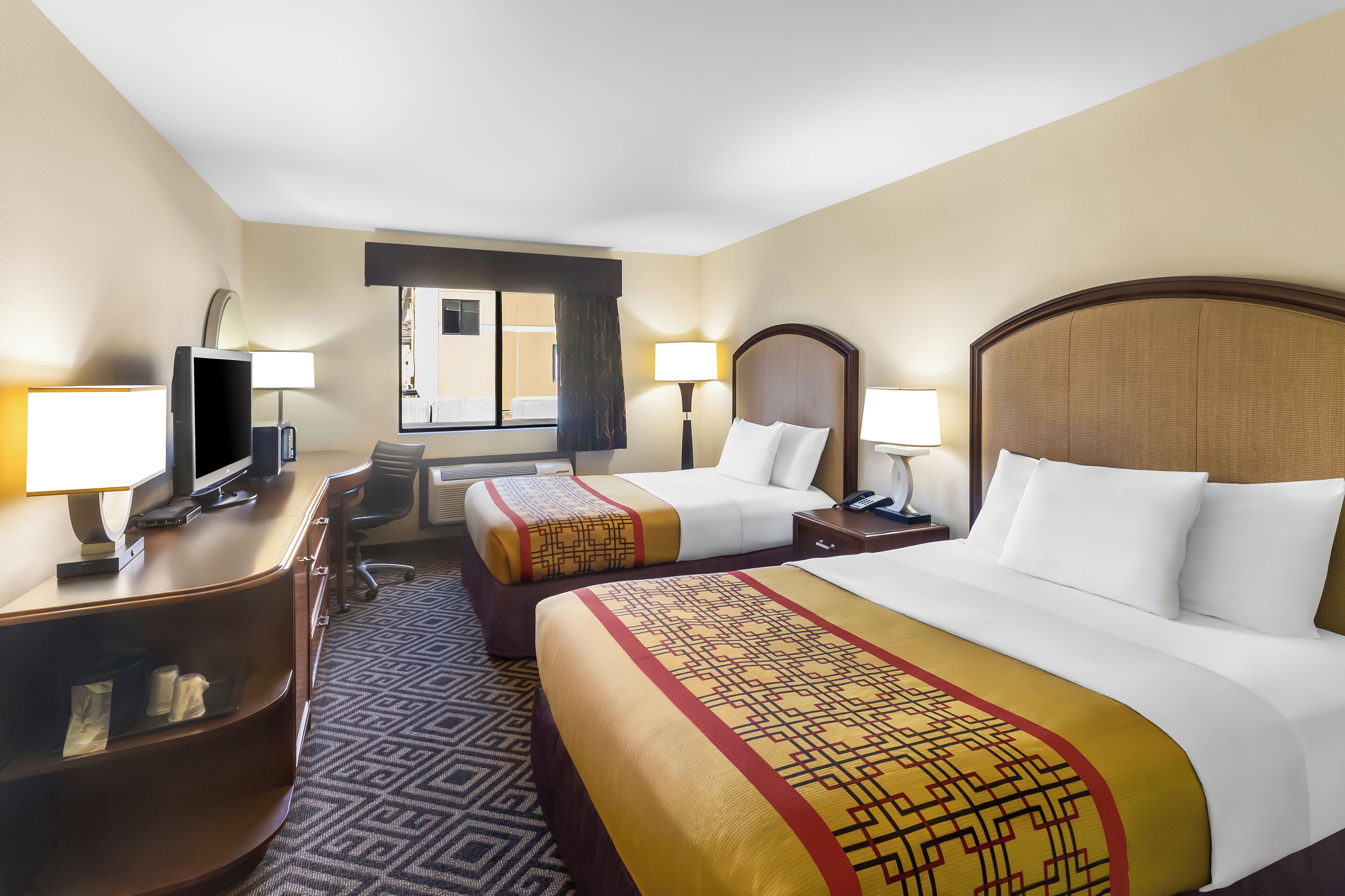 Rom, 2 queensize-senger, ikke-røyk | Individuelt dekorert, individuelt innredet og skrivebord