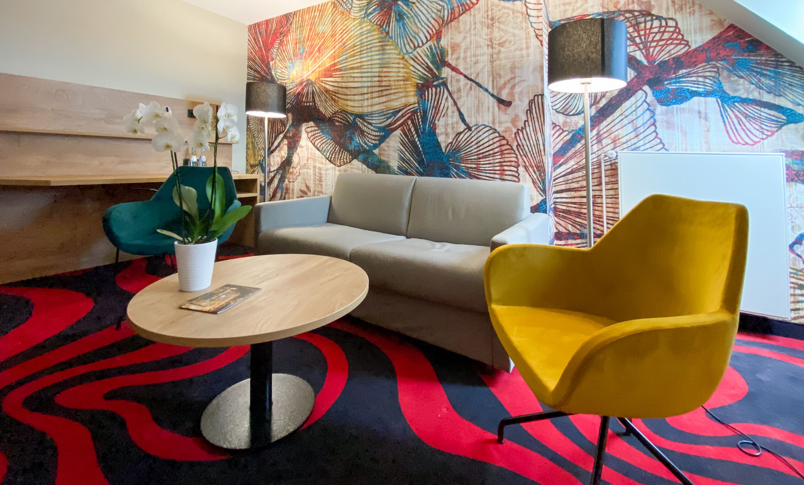 comfort duplex | 1 bedroom, down duvets, desk, laptop workspace