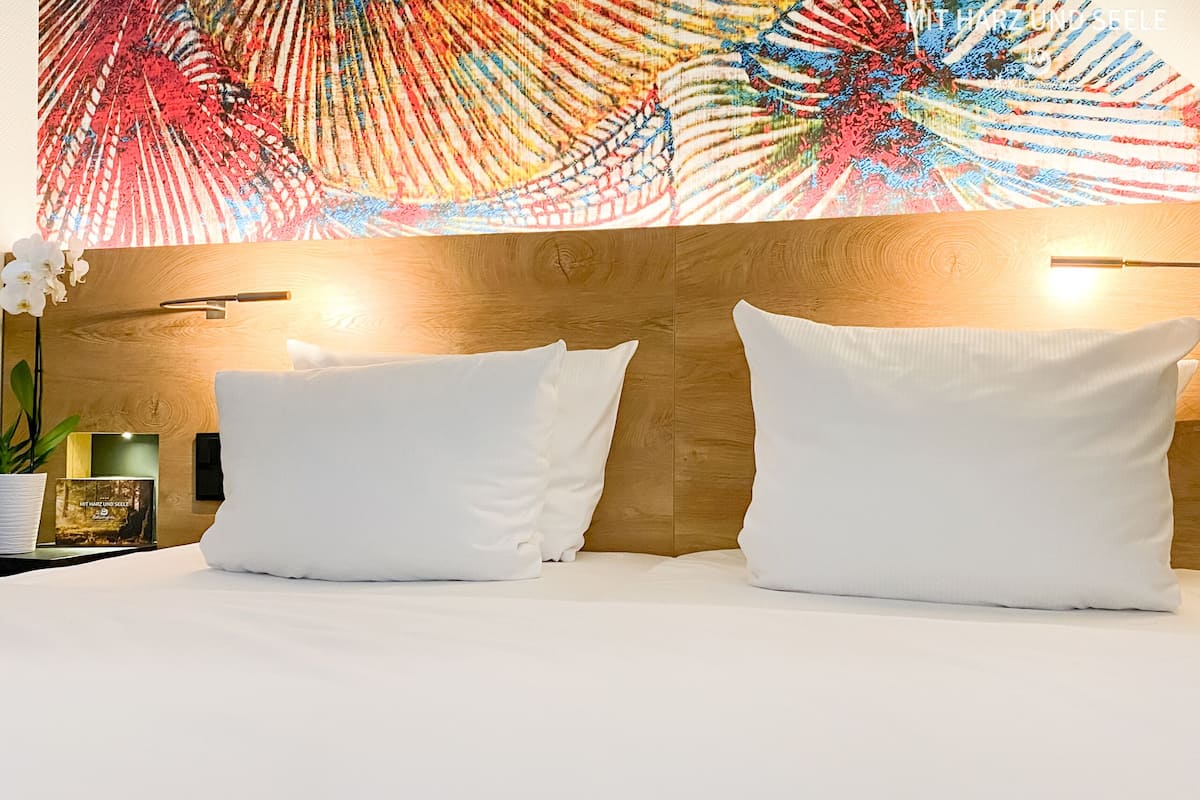 family room with shower | 1 bedroom, down duvets, desk, laptop workspace