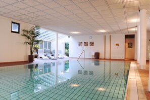 Indendørs pool