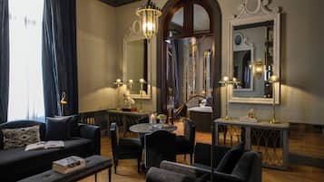 Presidential Suite Bristol | 1 bedroom, premium bedding, minibar, in-room safe