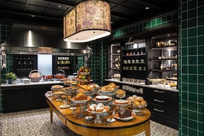 Café da manhã com buffet todos os dias mediante uma taxa
