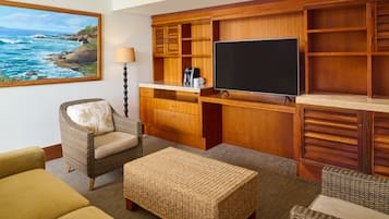 Premium bedding, in-room safe, desk, laptop workspace