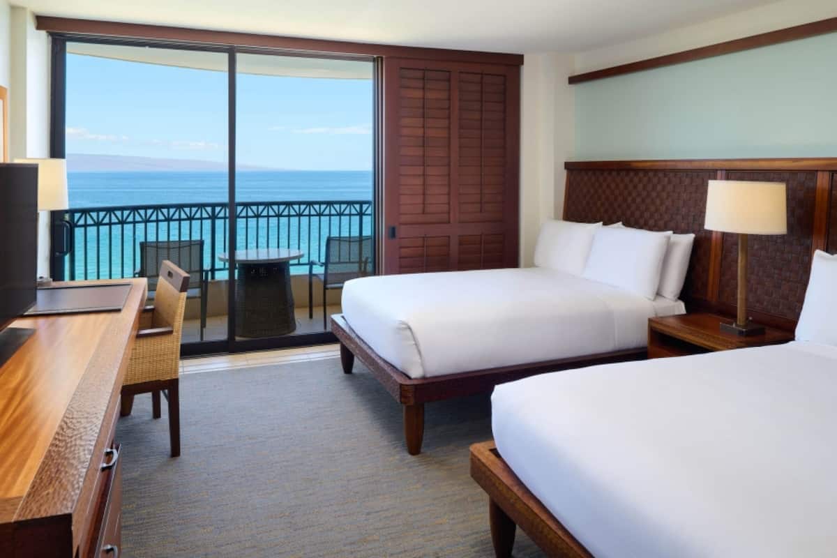 Premium bedding, in-room safe, desk, laptop workspace