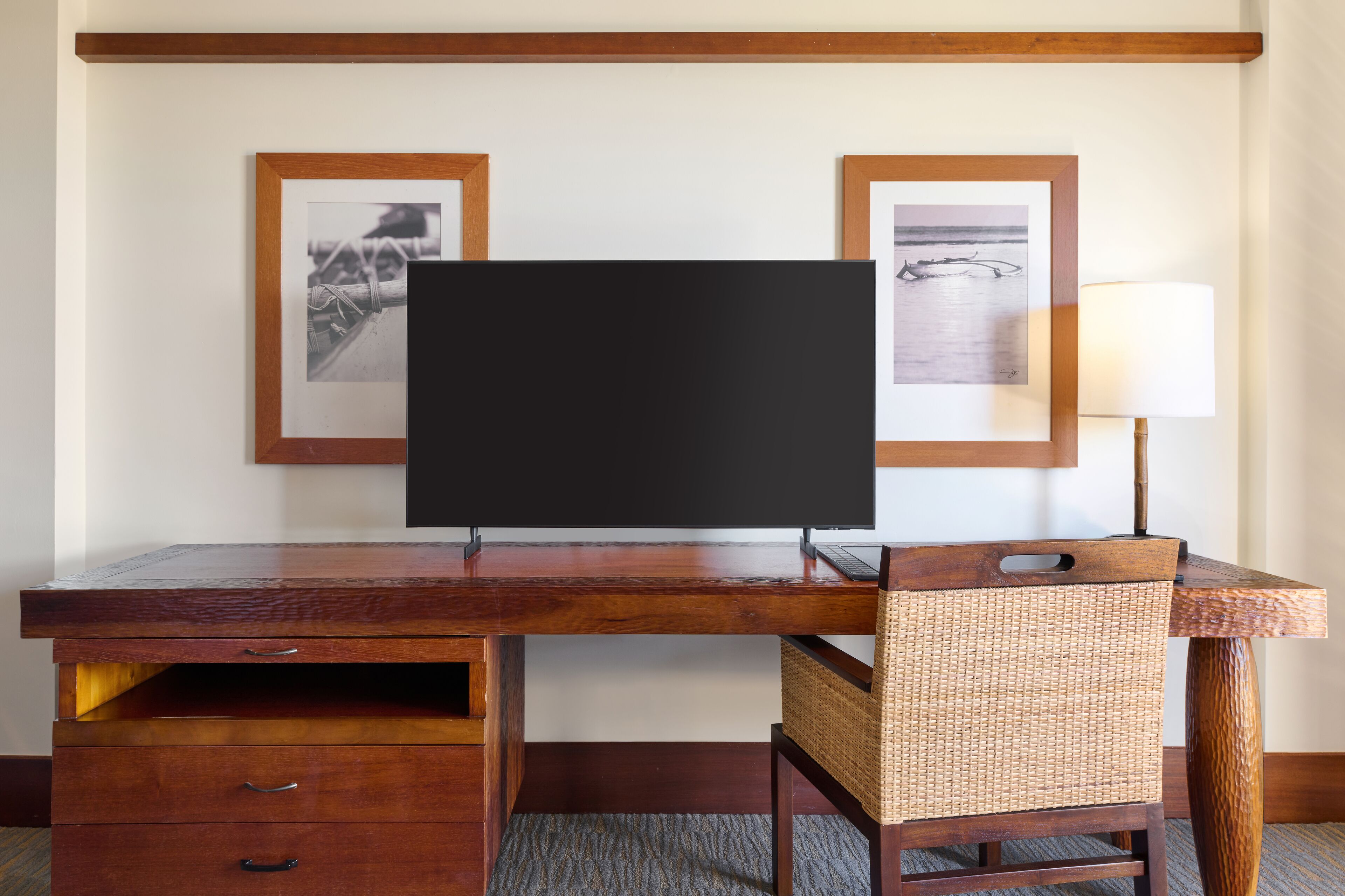 premium bedding, in-room safe, desk, laptop workspace