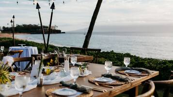 Breakfast, lunch, dinner served; pool views