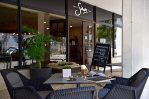 Serveert lunch en diner