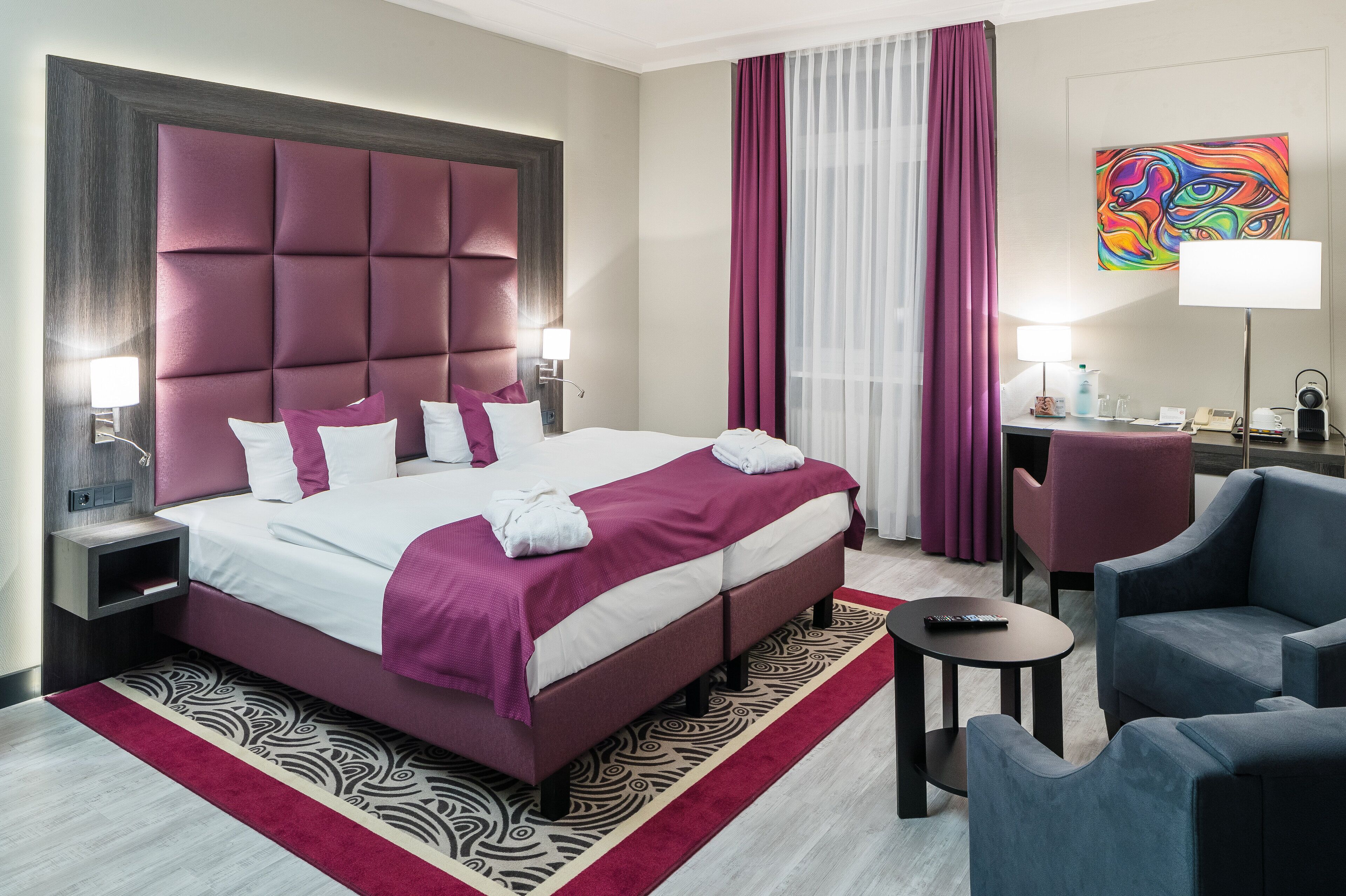 Superior Double Room, incl. ÖPNV | Hypo-allergenic bedding, pillow-top beds, in-room safe, desk