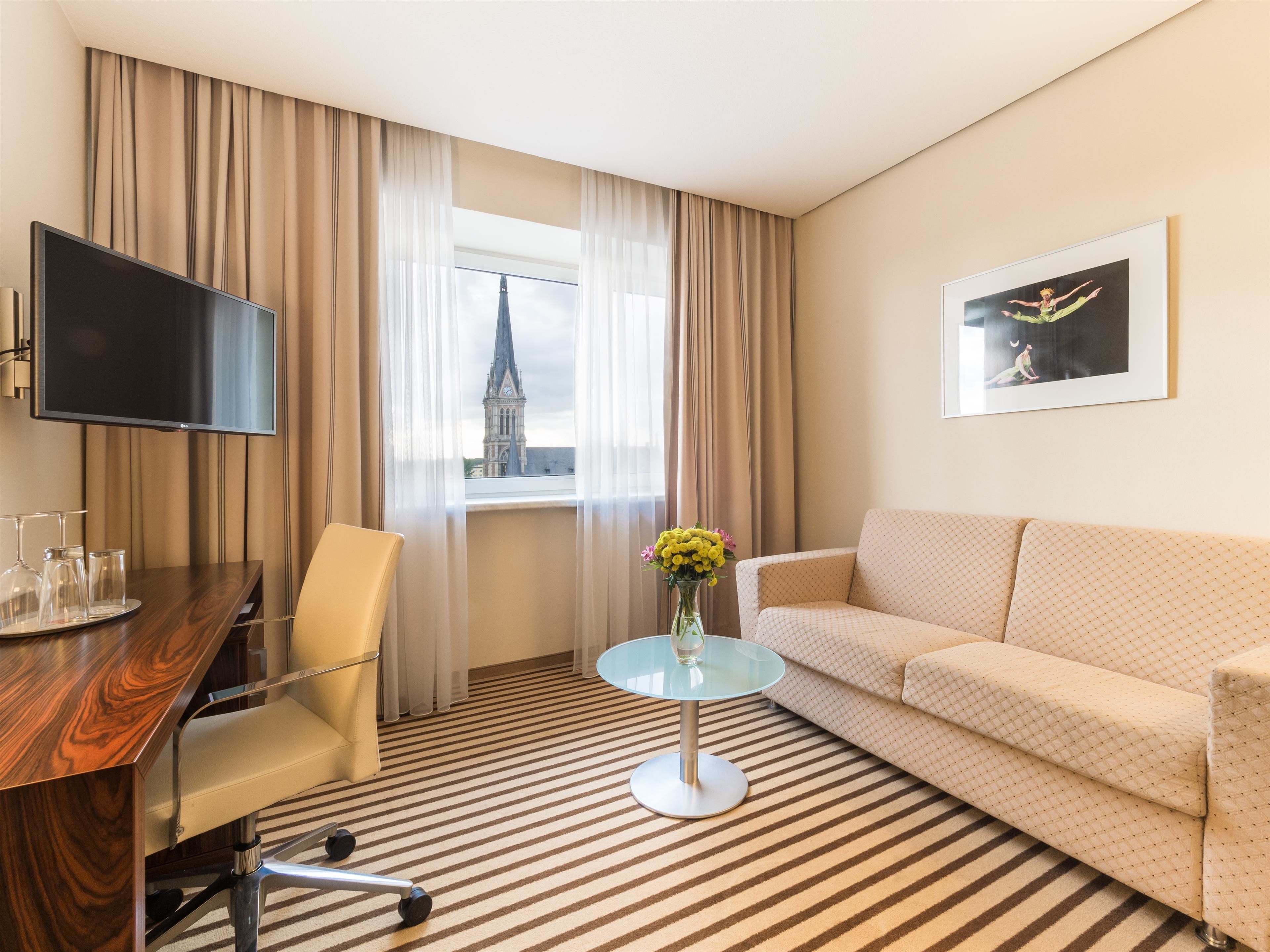 1 bedroom, hypo-allergenic bedding, minibar, in-room safe