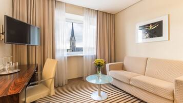 防过敏的被褥、迷你吧、客房内保险箱、办公桌