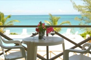 Déjeuner, dîner et souper servis sur place; cuisine régionale 