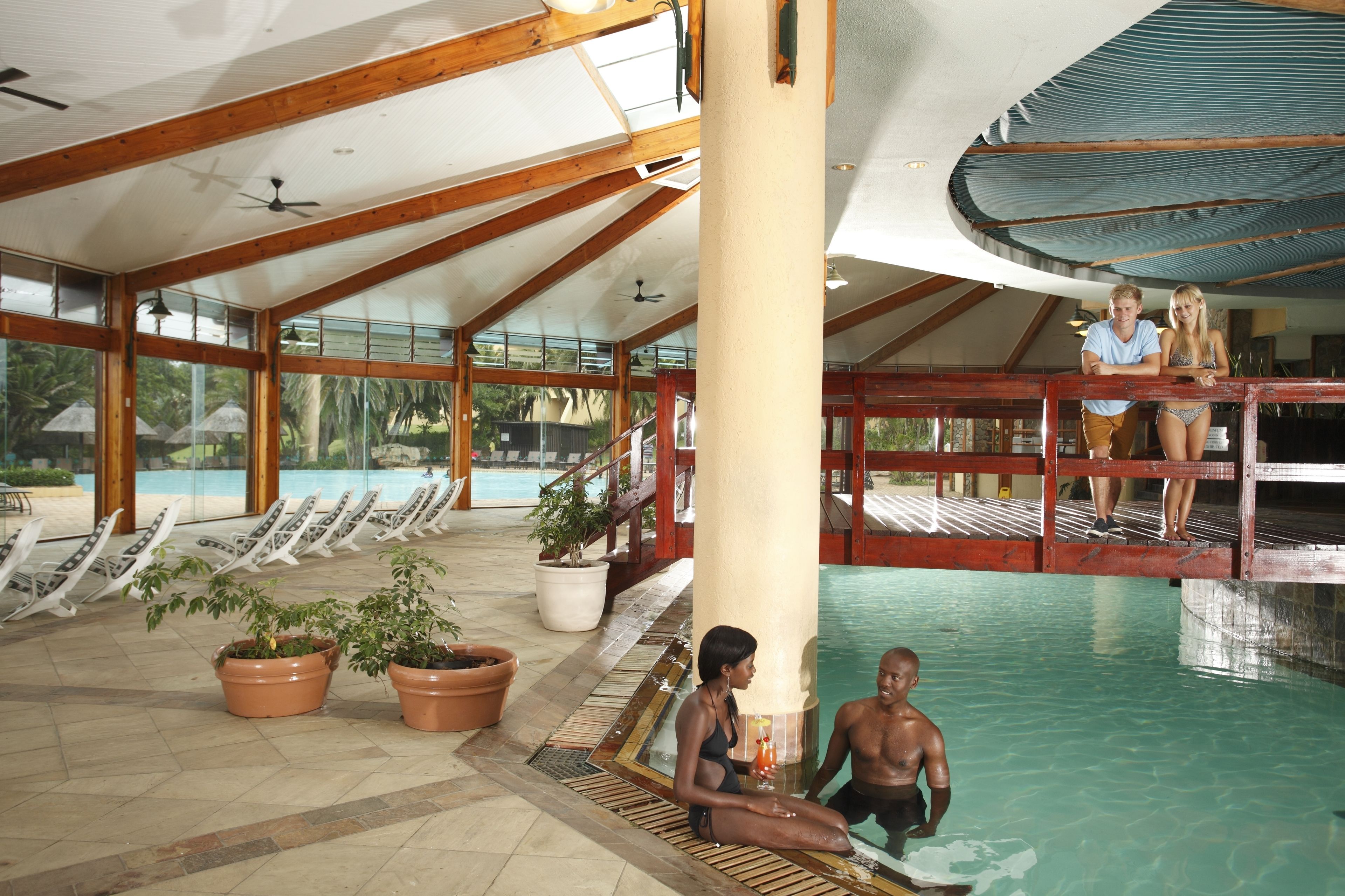 Indendørs pool