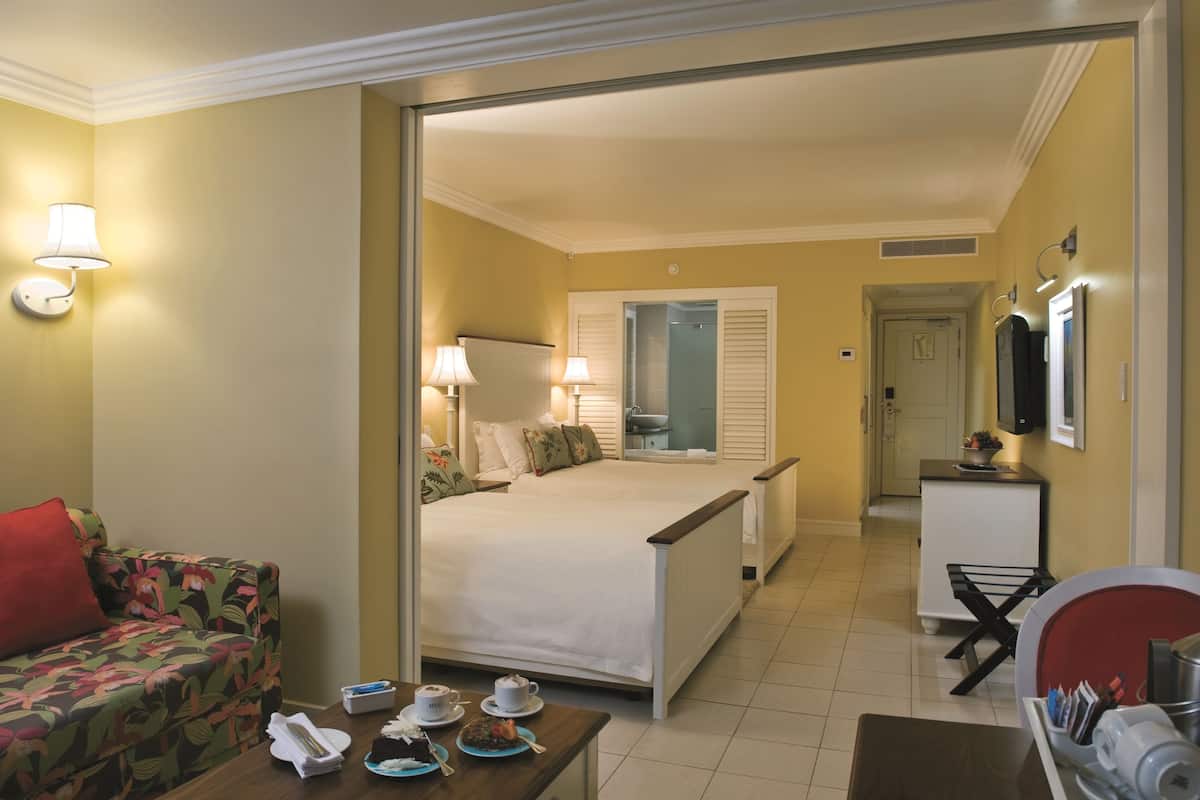 Minibar, in-room safe, desk, free cots/infant beds