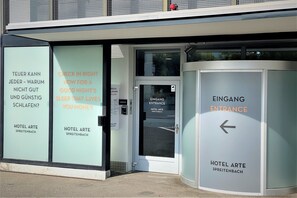 Property entrance - Hotel Arte (Spreitenbach)
