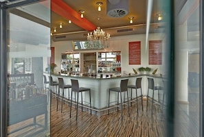 Bar (en el alojamiento)