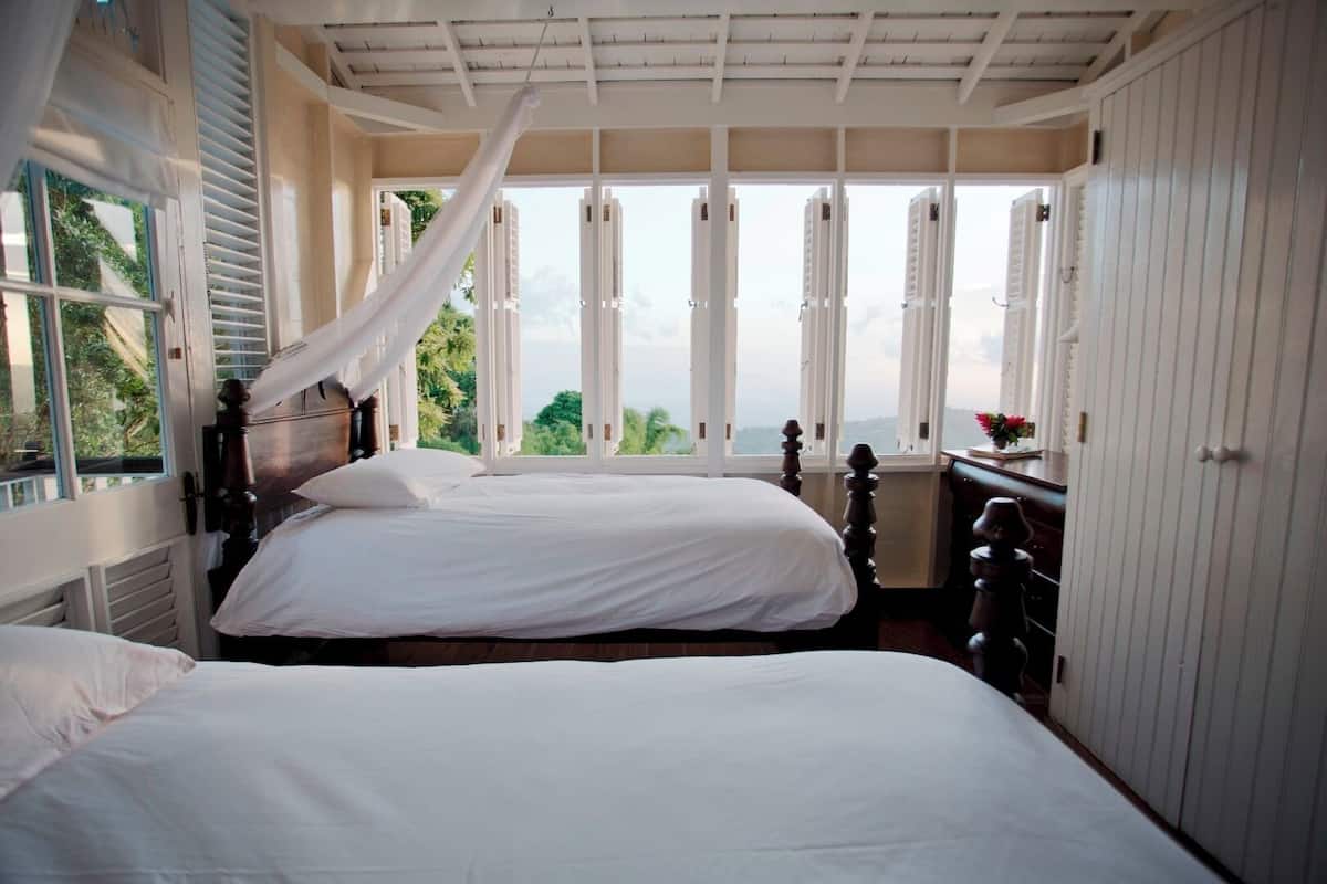 2 bedrooms, premium bedding, free WiFi