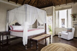 Premium bedding, laptop workspace, free WiFi, bed sheets