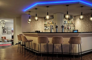 Bar (on property) - Leonardo Hotel Hamburg Elbbruecken (Hamburg)