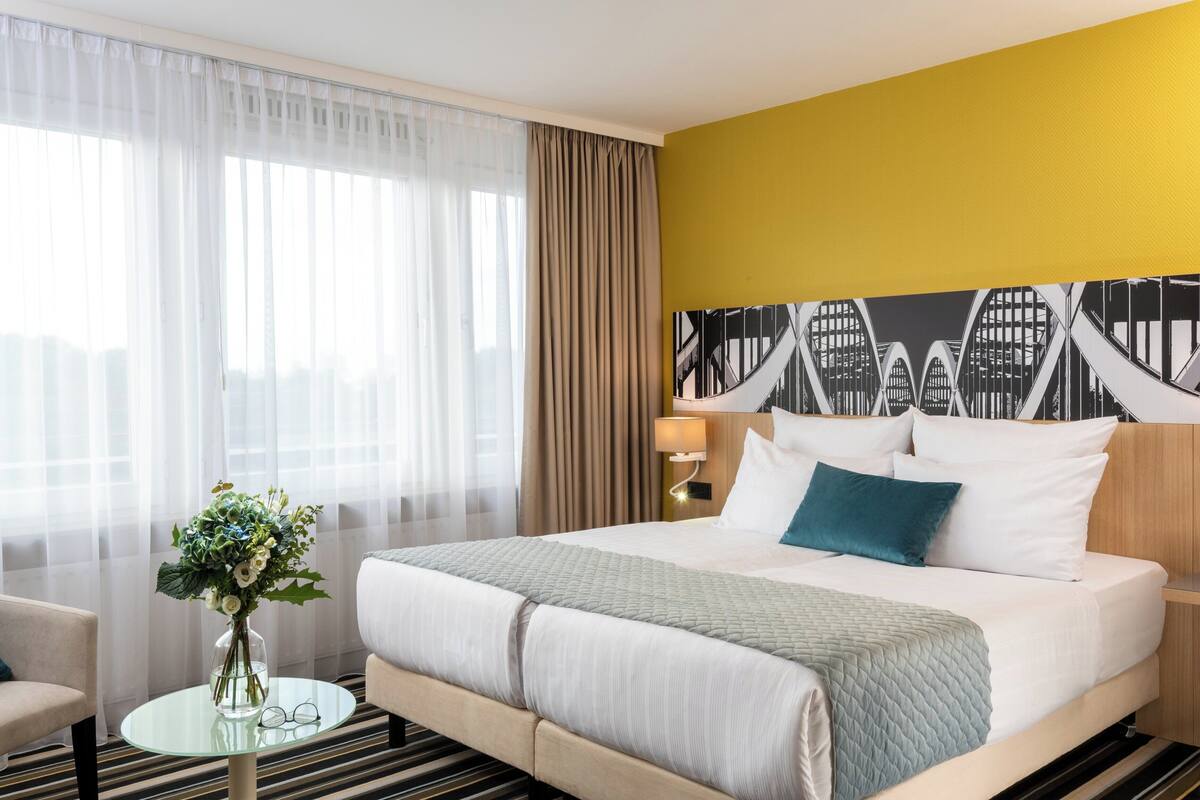 Habitación Confort | Minibar, escritorio, cortinas opacas y sistema de insonorización