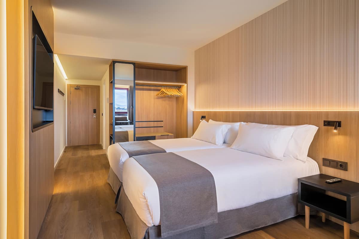 Premium bedding, minibar, in-room safe, individually furnished