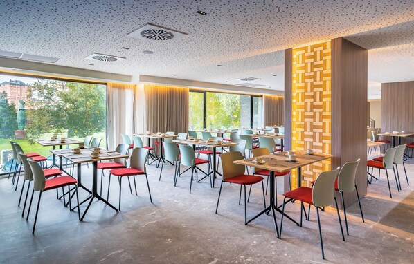 Daily buffet breakfast (EUR 17 per person)