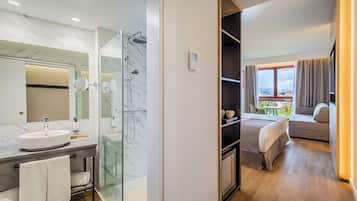 Premium bedding, minibar, in-room safe, individually furnished