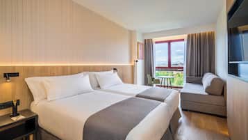 Peralatan tempat tidur premium, bar mini, peti besi dalam bilik