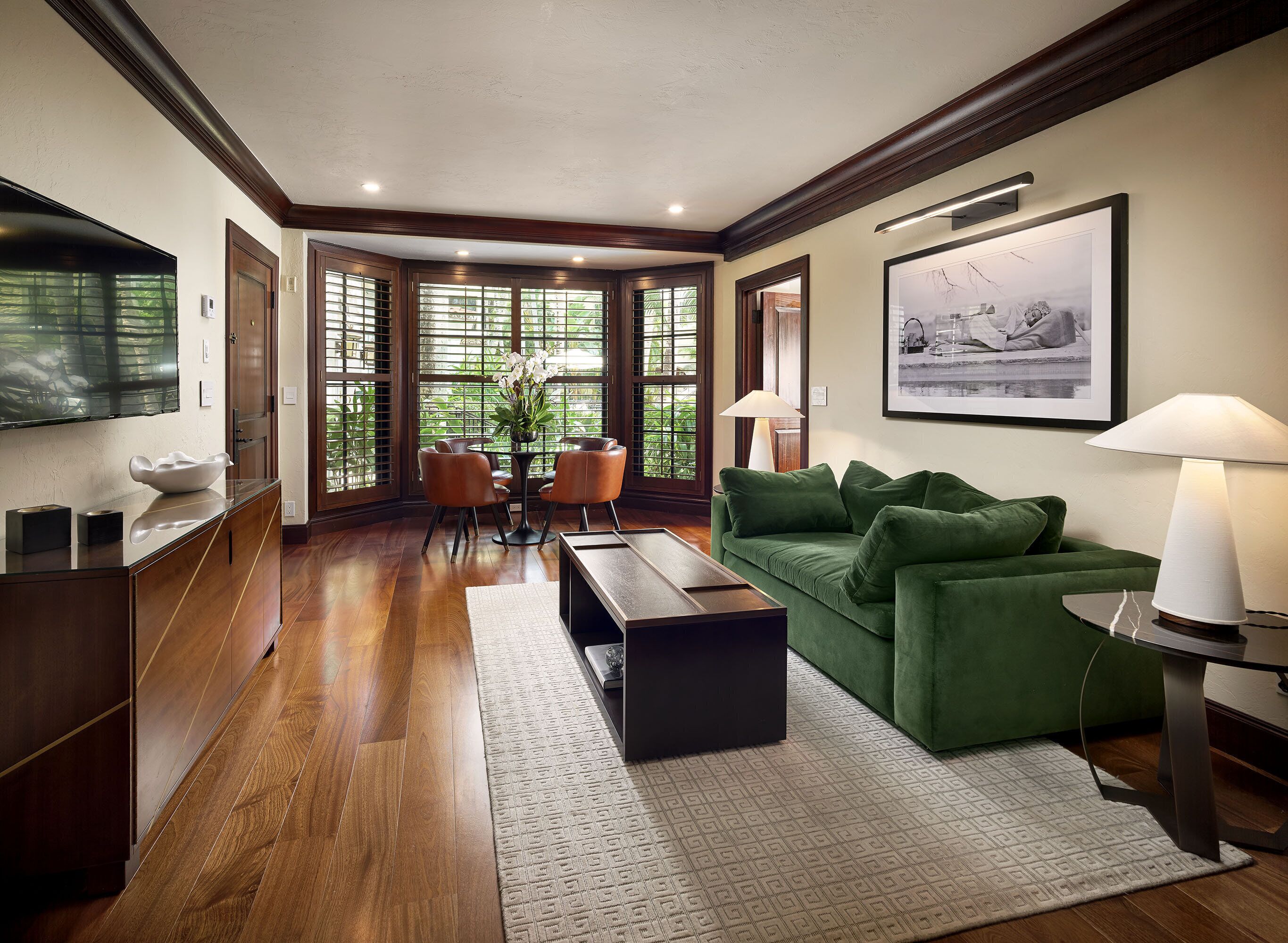 高档床上用品、加厚床垫、迷你吧、客房内保险箱