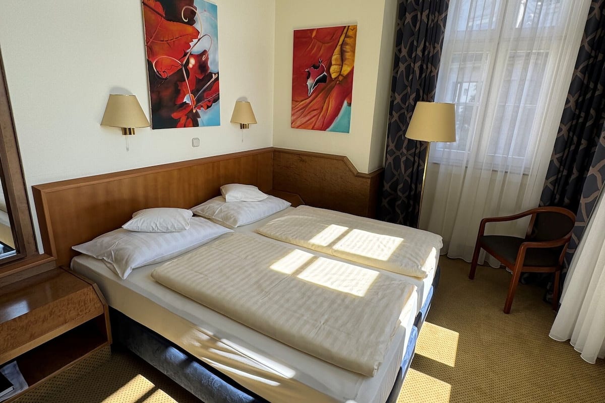 Doppia Comfort | 1 camera, biancheria da letto di alta qualità, materassi Select Comfort