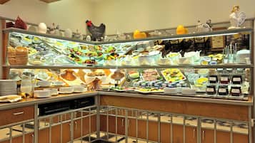 Desayuno buffet diario (EUR 16.50 por persona)