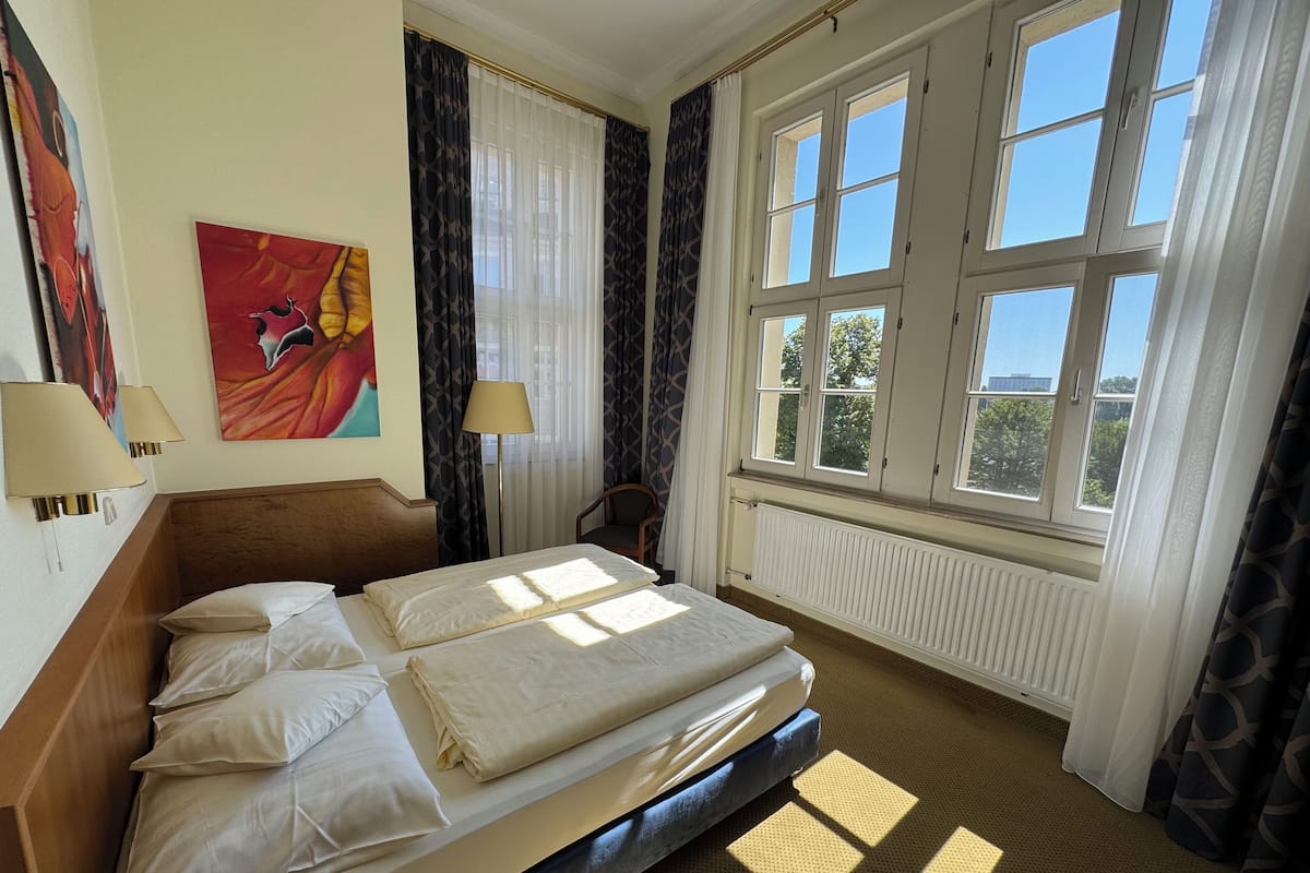 Comfort Double Room | 1 bedroom, premium bedding, Select Comfort beds, minibar