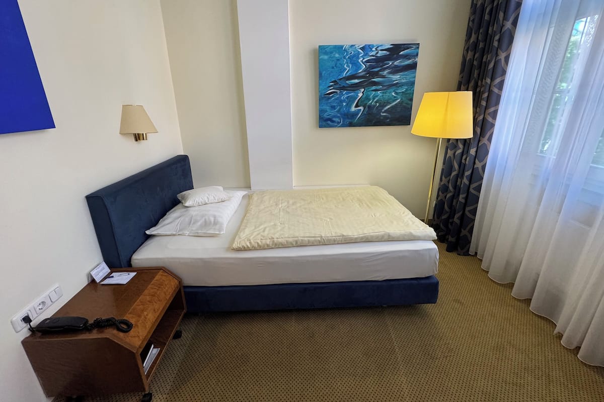 Comfort Single Room | 1 bedroom, premium bedding, Select Comfort beds, minibar