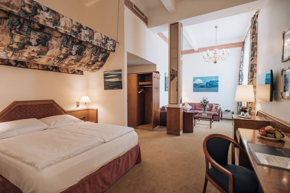 Junior Suite | Premium bedding, Select Comfort beds, minibar, in-room safe