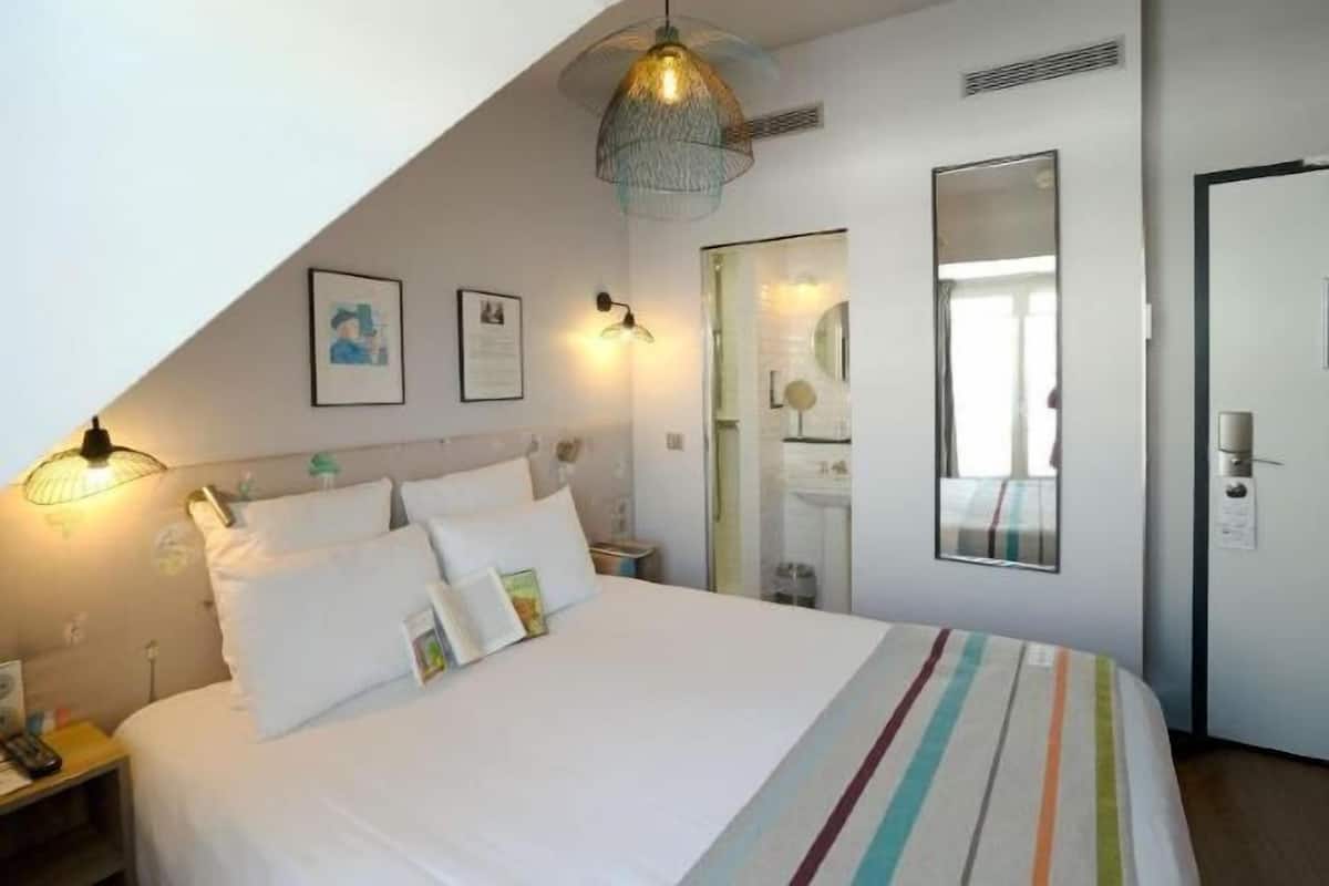 Premium bedding, pillow-top beds, in-room safe, desk