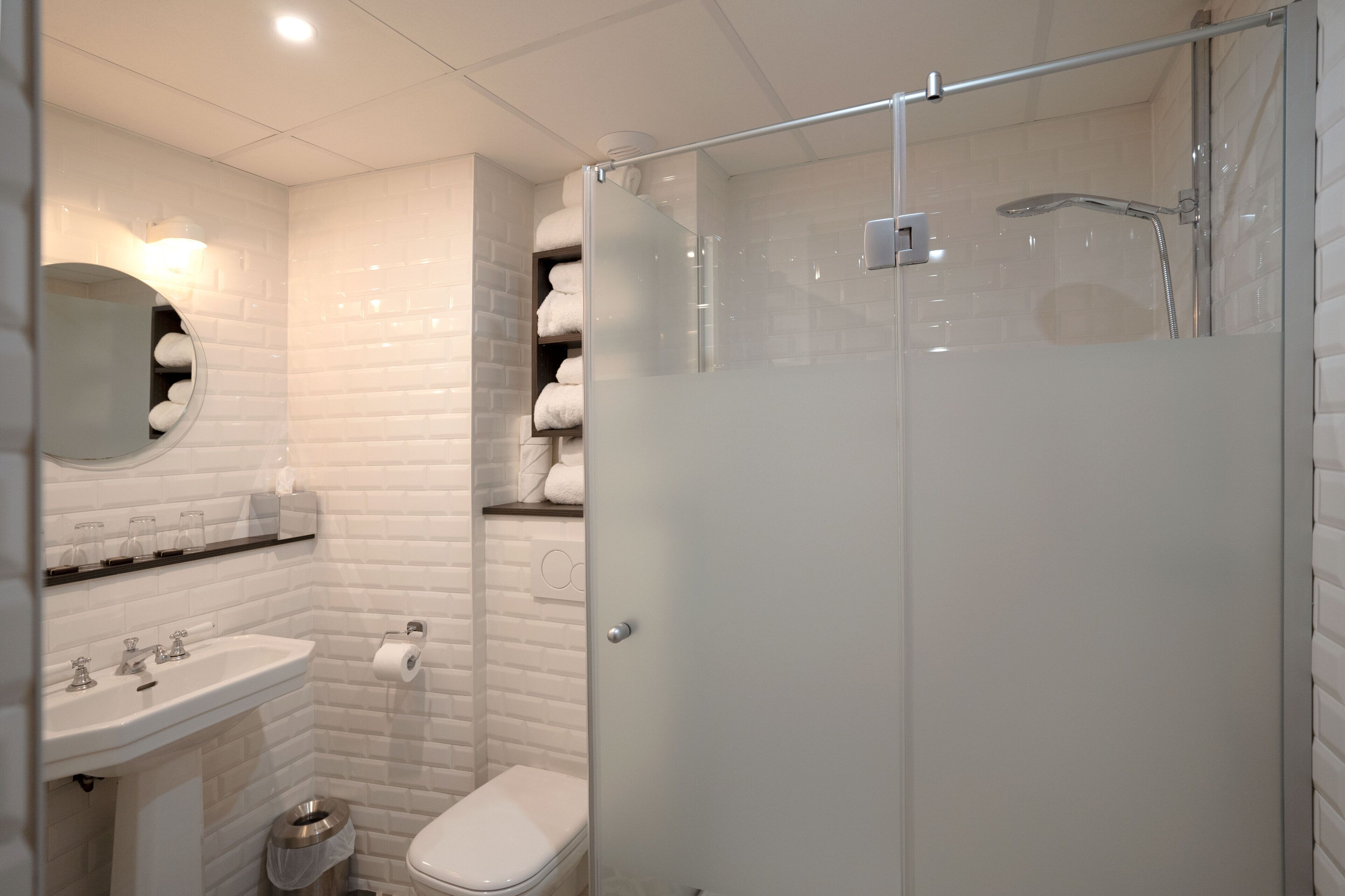 standard studio, 1 queen bed, non smoking, kitchen | bathroom | shower, free toiletries, hair dryer, towels