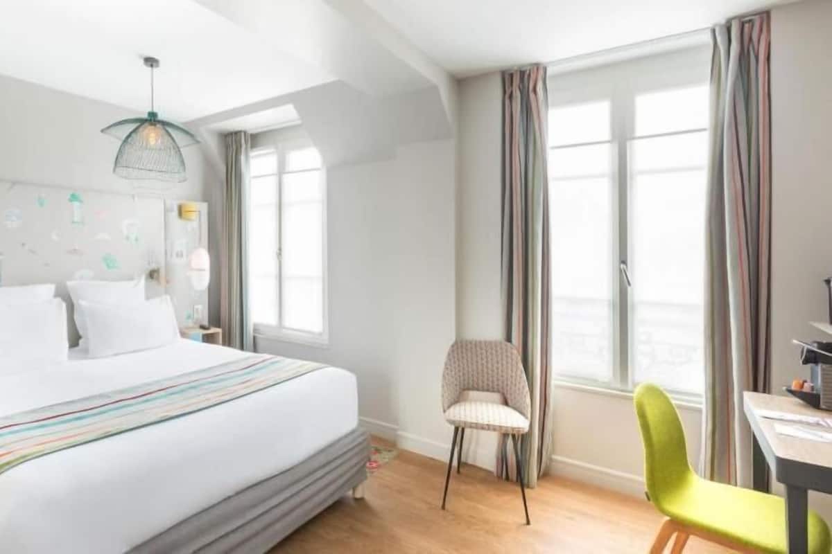 Premium bedding, pillowtop beds, in-room safe, desk