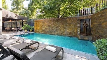 Indoor pool, seasonal outdoor pool, pool loungers