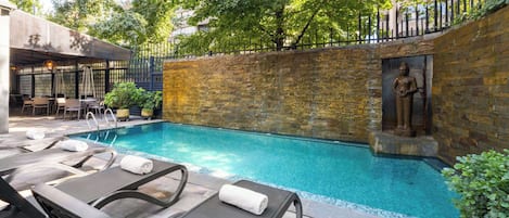 Indoor pool, seasonal outdoor pool, pool loungers